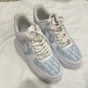 Men's White Nike Air Sneakers